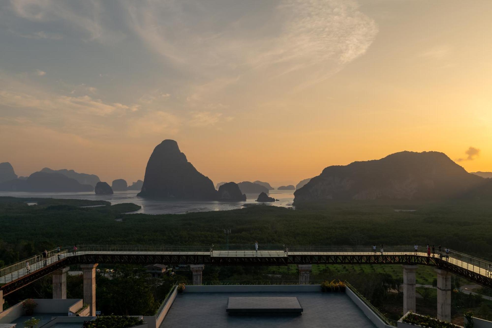 Beyond Skywalk Nangshi Hotel Takua Thung Exterior foto