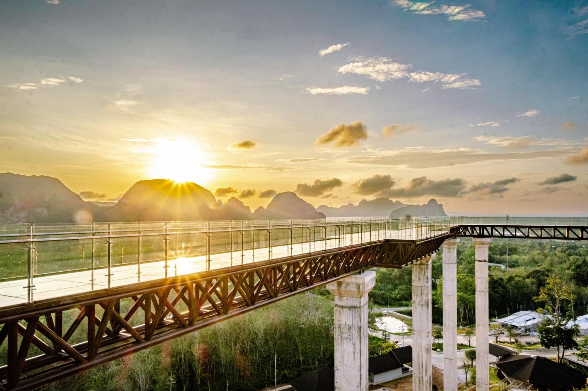 Beyond Skywalk Nangshi Hotel Takua Thung Exterior foto