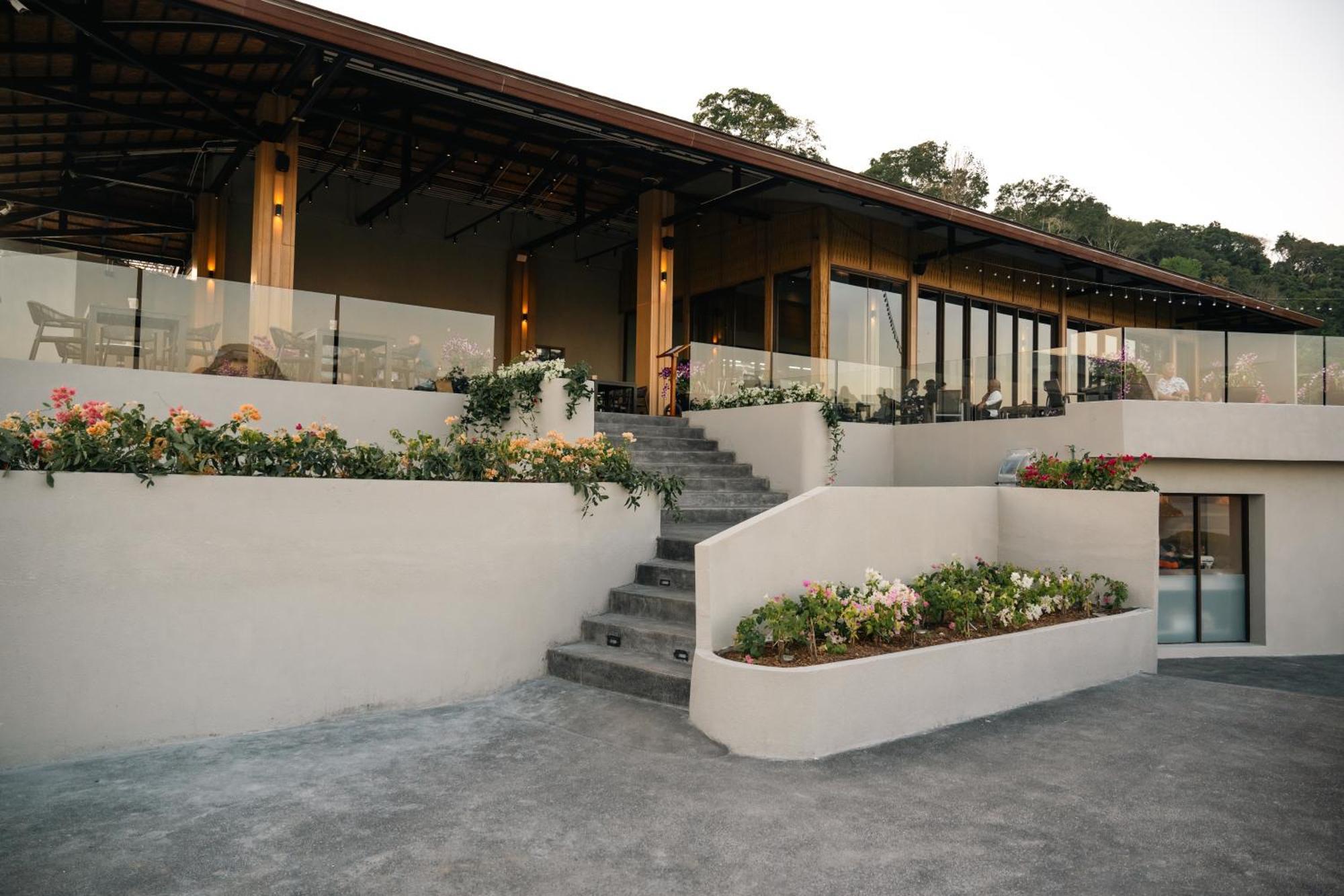 Beyond Skywalk Nangshi Hotel Takua Thung Exterior foto