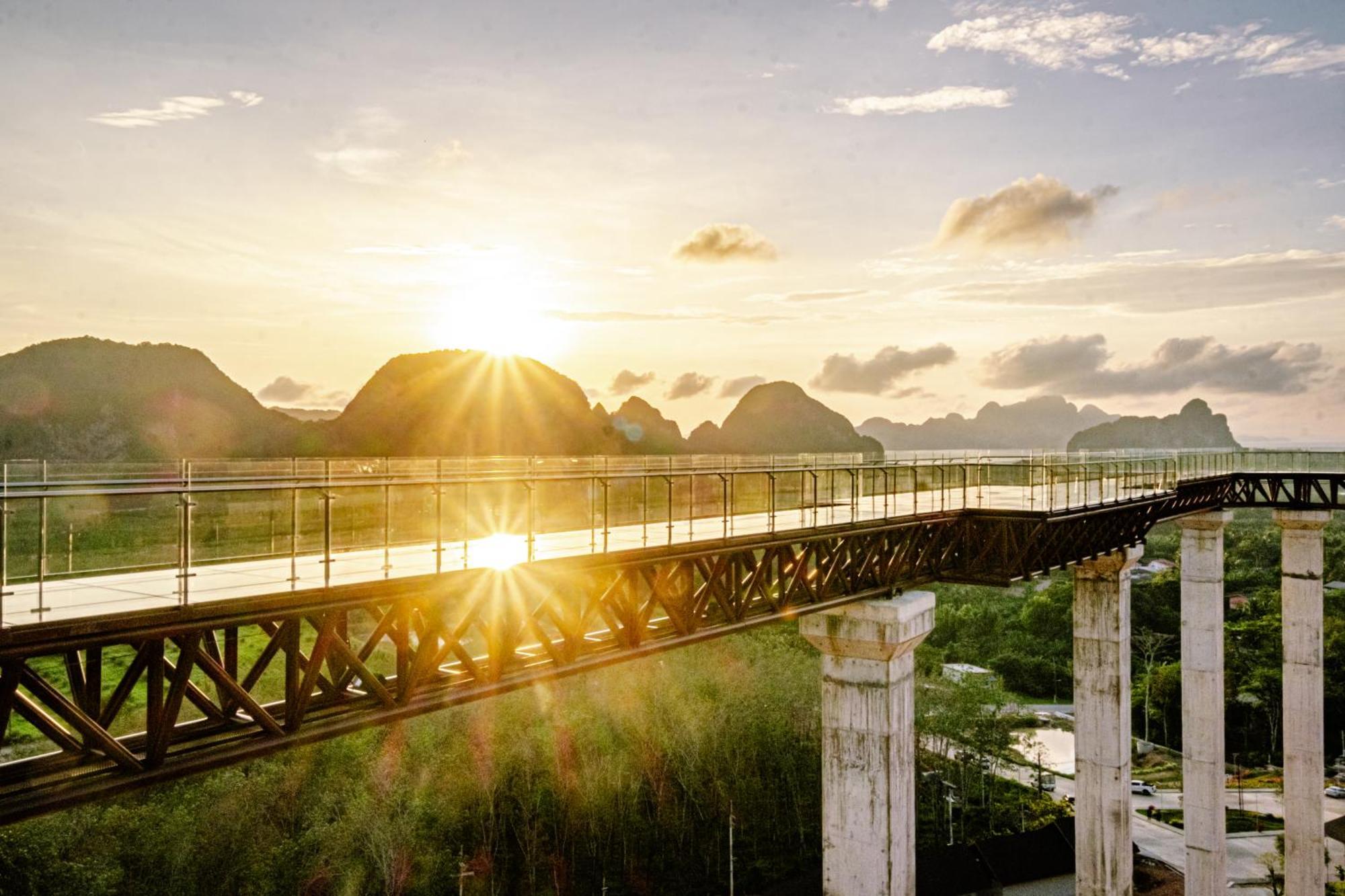 Beyond Skywalk Nangshi Hotel Takua Thung Exterior foto