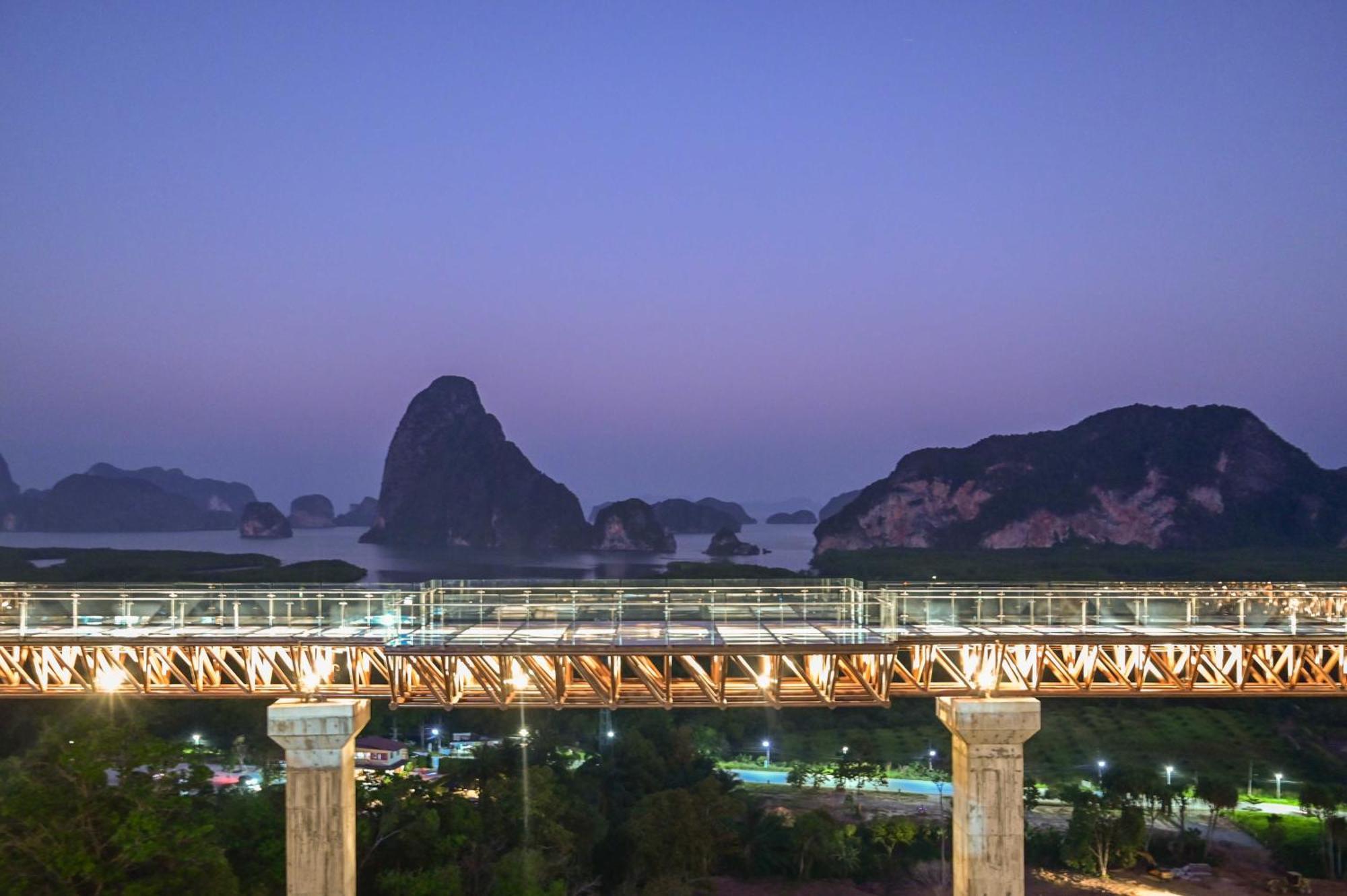 Beyond Skywalk Nangshi Hotel Takua Thung Exterior foto