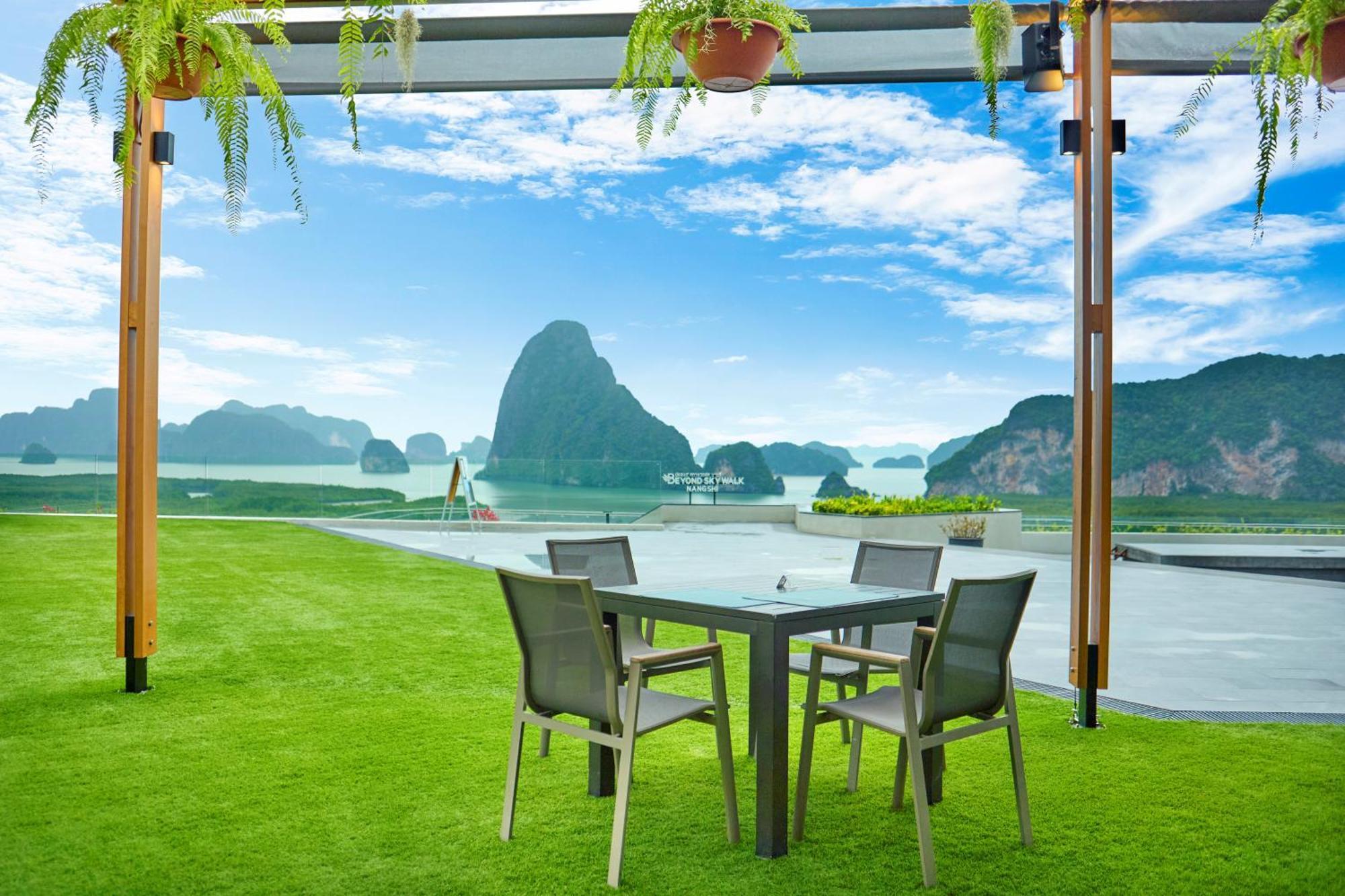 Beyond Skywalk Nangshi Hotel Takua Thung Exterior foto