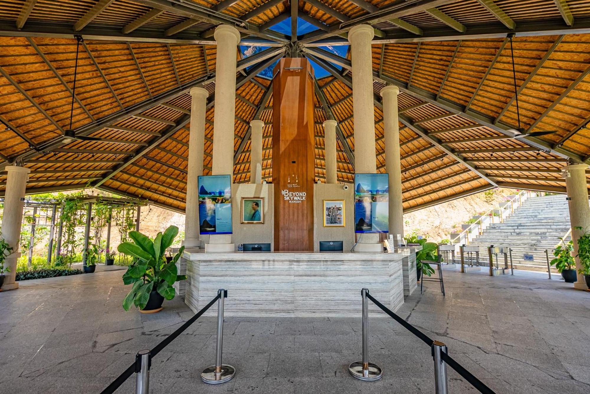 Beyond Skywalk Nangshi Hotel Takua Thung Exterior foto